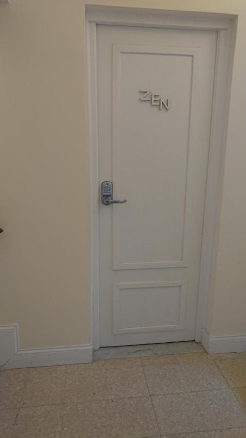 534 Petit San Telmo - & *